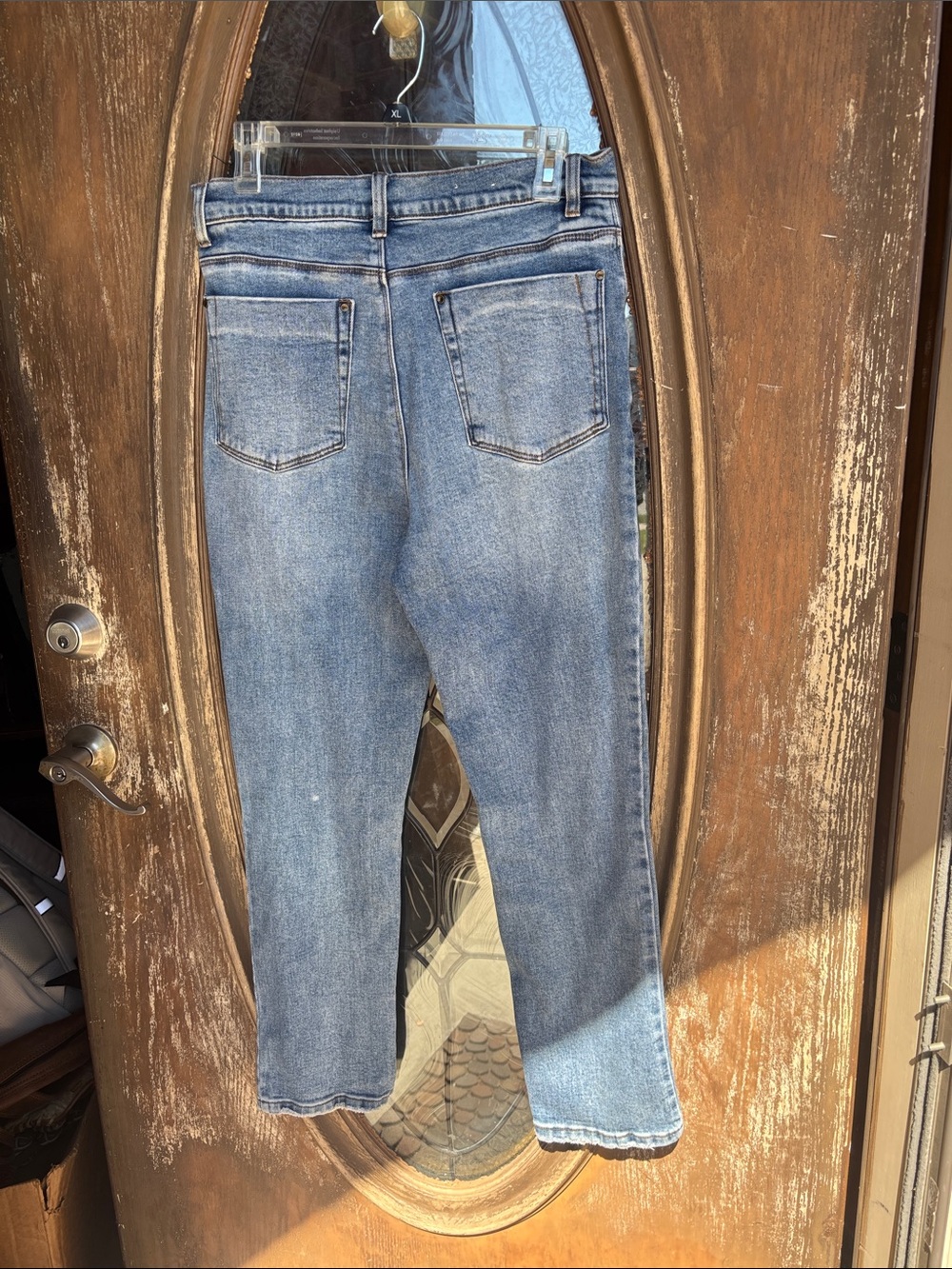 a loves a high rise straight leg jeans! Size 31